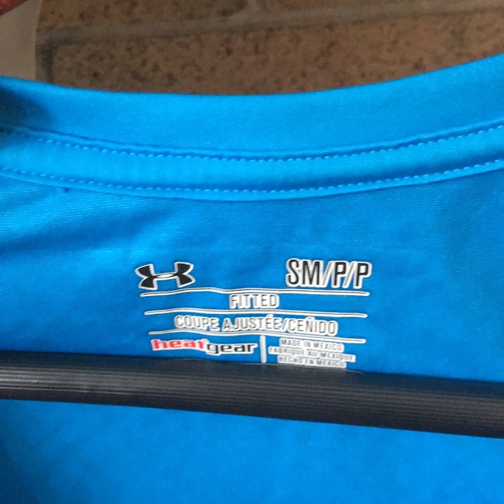 Under armour heat gear fitted tee - Picture 2 of 3